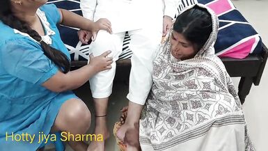 Budhi Maa Ne Apni Beti ko Karza Maaf Krwane Ke Liye Jameendaa Se Chudwaya
