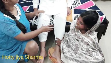 Budhi Maa Ne Apni Beti ko Karza Maaf Krwane Ke Liye Jameendaa Se Chudwaya - 4 image