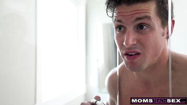 "Don't tease me like that, just fuck me!" Keira Croft demand Stepson -S13:E6 - 4 image