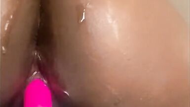 Home alone diary ,mon étalon est rose et blanc