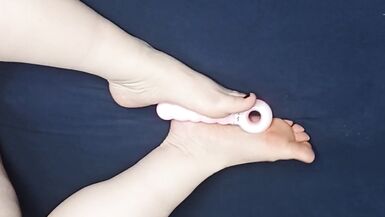 souhaite que je joue avec ton jouet et que je fasse un pied de nez à mon propre jouet - 12 image