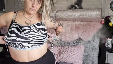 What Bra should I wear? - 1 image