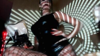 Sexy Fetish Dominatrix Mistress Eva Big Ass Latex Milf Femdom Solo BDSM Kink Goddess - 2 image