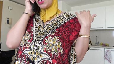 Beurette arabe a la chatte chaude poilue se fait defoncer par son boss britanique - 5 image