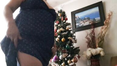 Stiefsohn bittet Stiefmutter, ihre Muschi und Titten zu sehen, um sich selbst einen Handjob zu geben - 13 image