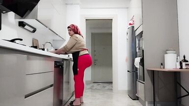 my slut big ass stepmom caught me watching at her ass - 12 image