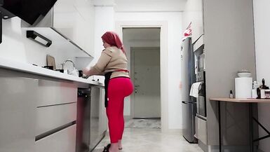 my slut big ass stepmom caught me watching at her ass - 5 image