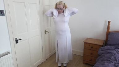 Princess Leia showing off her dress