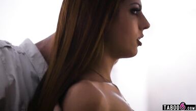 A mulher traidora tem de foder o sogro pelo seu silêncio - 11 image
