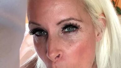 Hammer film so I also want to be fucked! German fuck real hot milf on Malle - Mobile Video