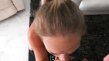 Amateur Paar hat einige freche Spaß mit Sybian Sex Maschine bis Frau spritzt und er cums alle über ihre Titten - 13 image