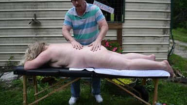 Short clip of an outdoor massage session - 1 image