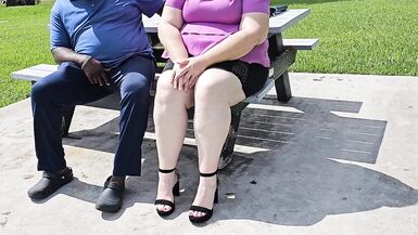I met a stranger at the park on my lunch break and let him eat my pussy In vacant house - 8 image