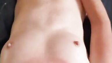 MILF veut se masturber mutuellement - je lui donne un collier de perles en jouissant sur son visage et son cou. - 14 image