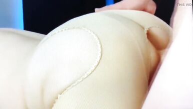 DJennerXX - Nylon bedeckter Schwanz in Pussy