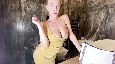 Horny MILF Used Fuck Toy And Fucks Herself In Restroom