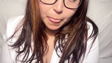 ¡ENFERMERA CACHONDA ASMR JOI! - 6 image