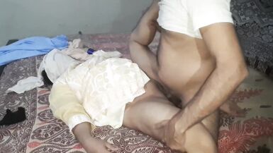 Hot pregnant Desi Aunty having sex with her house worker, and the worker enjoyed fucking the Indian Aunty - 6 image