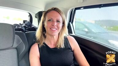 Julie wants to try a threesome with a woman - 1 image