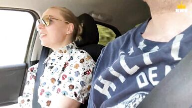 Mature milf forgot to take money from her husband, had to pay the taxi driver with a pussy and a blowjob in the throat - 3 image