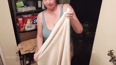 A Lonely MILF seduces a inexperienced man who rents her basement apartment. "The landlady" Part 1.