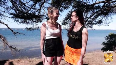 Arianna, a pretty brunette, has her first threesome - 1 image