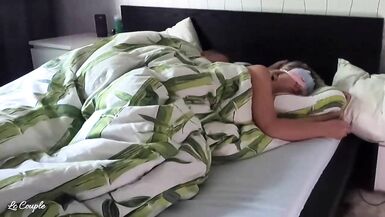 Amateur couple morning sex where husband is waking up his wife with fingers and dick LOUD MOANING - 3 image