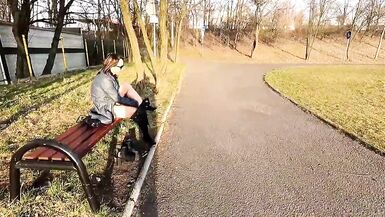 She pee through pants and flashing in a public park - 3 image