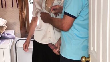 Mature MILF Fucks Neighbor Boy