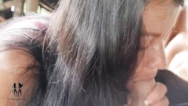 Je surprends mon demi-frère en train de se masturber, je le baise et je gicle ! - 5 image