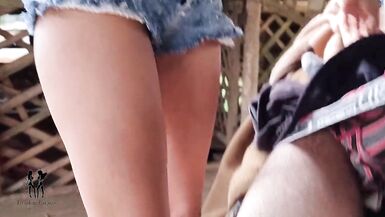 Je surprends mon demi-frère en train de se masturber, je le baise et je gicle ! - 6 image