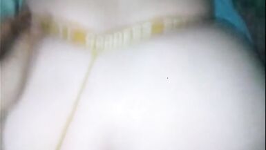 A cuatro patas con su tanga amarillo - 11 image