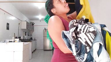 While my stepsister collaborates doing the cleaning at home I get to seduce her to put my cock in her tight pussy