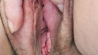 Faire pipi et se masturber au travail