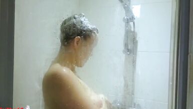 SuTho69 Sesso in bagno 2 - 2 image