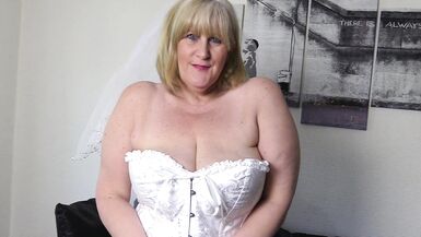 Dirty Mature Bride has a quick, wet finger fuck - 2 image