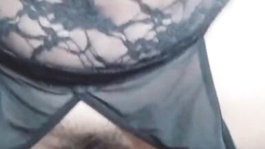 La chatte dune militante asiatique na pas baisé depuis longtemps