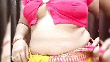 Hot Indian Girl Showing Boobs Capture By Hubby - 13 image