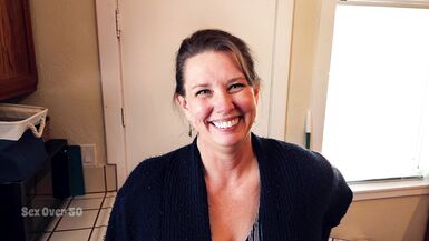 La femme mûre dun pasteur séduit un membre inexpérimenté et nouvellement marié du troupeau de son mari absent. La femme du pasteur. - 3 image