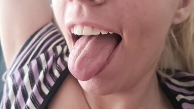 La moglie mangia il mio sperma a colazione - 13 image