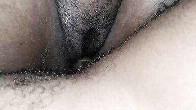 Eater takes off the condom and keeps putting it in the pussy of the married bbw with big ass - 11 image