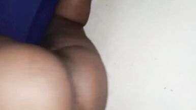 Eater takes off the condom and keeps putting it in the pussy of the married bbw with big ass - 14 image