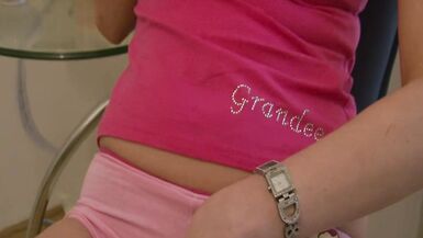 Blonde Isabella makes it with the vibrator on the chair