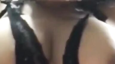 Mi madura acepta una videollamada conmigo y me dice que es sólo por diversión - 3 image