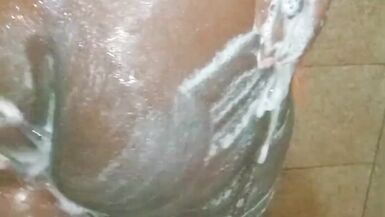 video del nuovo bagno di shettyy - 13 image