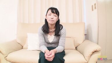 Body exploration of a giggling Asian mature woman who got creamed - 2 image
