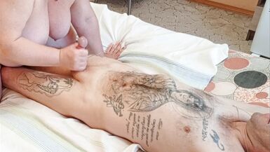 the massage ended with a penis masturbation with a cumshot close up - 14 image