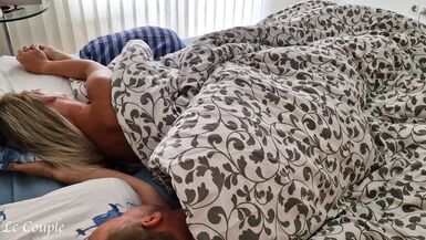 La moglie amatoriale non si era ancora svegliata quando ha sentito il cazzo duro nella sua figa bagnata del mattino - 3 image