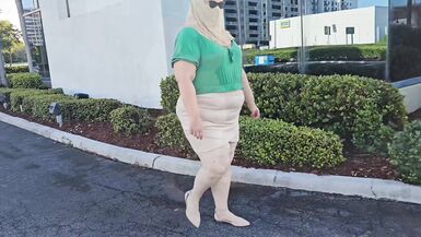 Jamdown26 - Stranger approached me in parking lot and started eating my pussy after I fell for his made-up story (hijab Milf) - 3 image