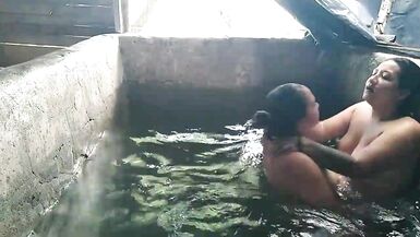 Nothing more exciting than sexual challenges and this time it was fucking in the neighbor's tank - 12 image
